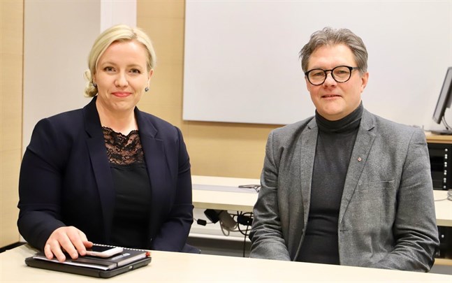 Johanna Holmäng, vice ordförande i styrgruppen, och Patrick Ragnäs, ordförande, är nöjda med arbetsgruppernas jobb. Men det finns mycket kvar att göra.