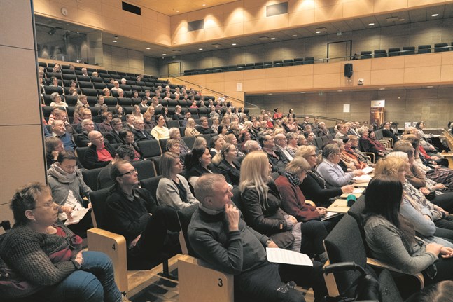 En del av svaren från undersökningen lästes upp under tisdagens seminarium "Tillsammans mot ensamheten" på Academill i Vasa.