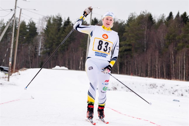 Andrea Julin balanserade på gränsen för vad kroppen tål i oktober och tvingades därför minimera träningsmängden. Men i helgen tävlar hon i Finlands Cup i Vuokatti.