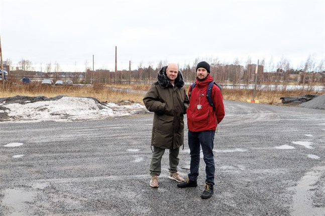 Vasaskejtarna Andy Prinkkilä och Jussi Haapamäki i Skeppsparken vid Metviken.