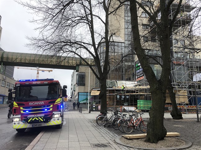 Köpcentren Espen utrymdes vid lunchtid.