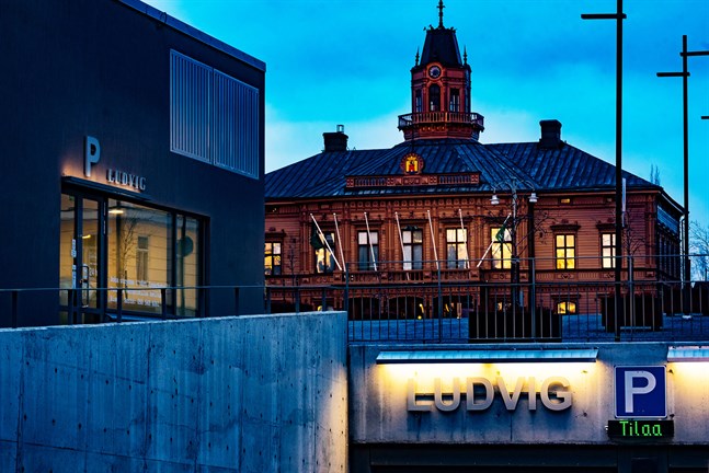 Största enskilda ägaren till Torgparkeringen My Capital försattes i konkurs i mitten av april.