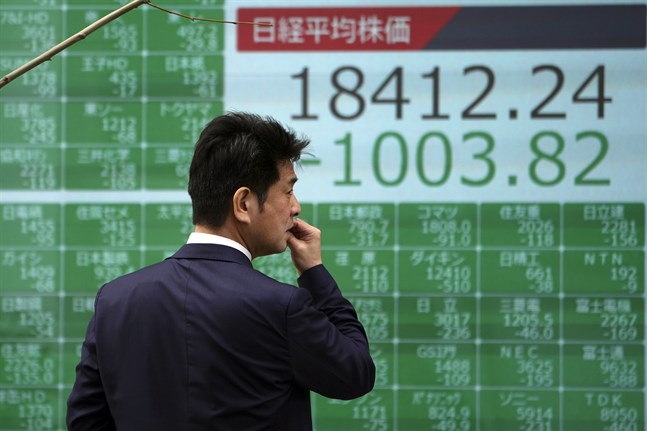 Japans Nikkei 225-index fortsätter att rasa.