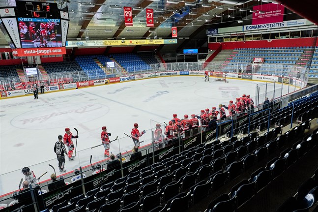 Förra torsdagens match mot Kärpät spelades inför tomma läktare. Lördagens bortamatch mot JYP ställdes in.