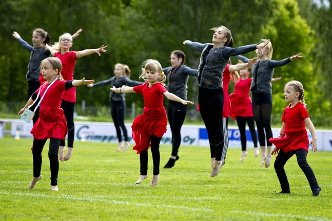 Vasa Gymnastikförening under sitt genrep inför gymnastikfestivalen i Kristinestad 2016.