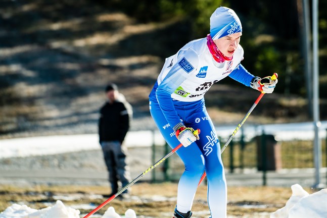 Mångsysslaren Rasmus Huhtamäki bärgade ett FM-silvret i skidorientering i helgen.
