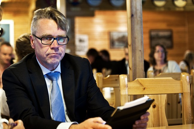Peter Östman anser att Mäenpääs uttalande i riksdagen var förkastligt. Men han röstade ändå inte för att åtalsimmunitetet ska hävas.