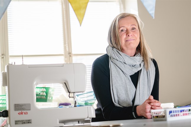 Pia Mattsson gillar kläder och har börjat tänka mer hållbart genom att sy om och reparera det som redan finns i garderoben.