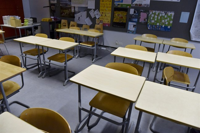 Det väntas ingen rusning till skolorna trots att alla elever i årskurs 1 till 3 nu har rätt delta i närundervisning.