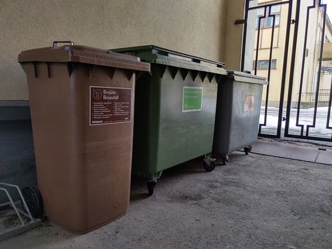 Som en försiktighetsåtgärd har anvisningarna för sortering av näsdukar ändrats. Näsdukarna hör nu hemma bland blandavfallet och inte bland bioavfallet.