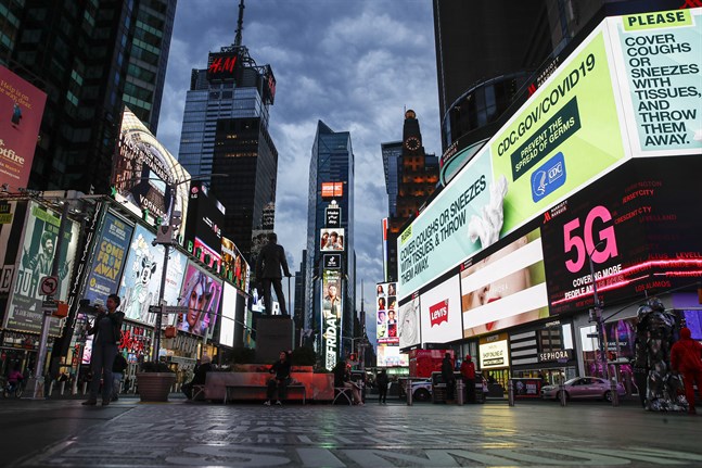 Det vanligtvis folktäta Times Square i New York.