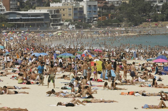 Bondi Beach i Australien lockar ofta många besökare. Arkivbild.