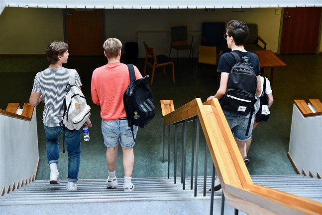 När den internationella studentexamen ställs in på grund av coronaepidemin berörs skolor i hela världen.