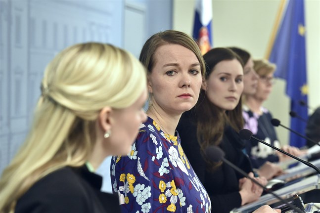 I fredags presenterade regeringen sitt stödpaket för företagen, på måndag ska man presentera kommunåtgärderna. Finansminister Katri Kulmuni (C) säger i Yles morgon-tv på måndagen att nya rörlighetsåtgärder kan komma i början av veckan.