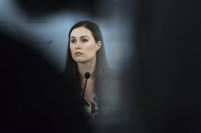 Regeringen är enligt statsminister Sanna Marin beredd att ingripa med alla till buds stående medel för att dämpa epidemin.