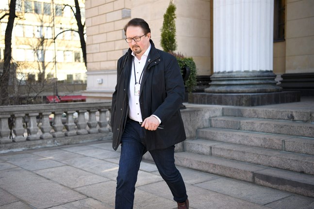 THL:s direktör Mika Salminen uppdaterade på tisdagen riksdagspartierna om coronaläget i landet.