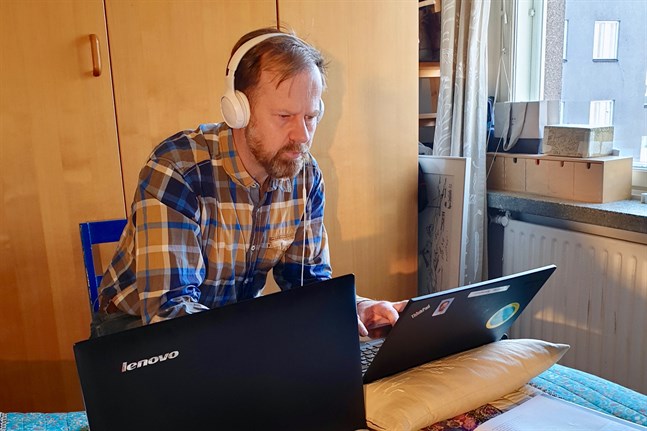 Petter Wallenius har inte jobbat så här mycket sedan han blev lärare på 90-talet.