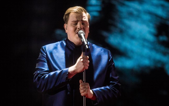 Aksel Kankaanranta med låten "Looking Back" skulle ha representerat Finland under Eurovision Song Contest i Rotterdam i maj, men tävlingen ställdes in på grund av coronläget.