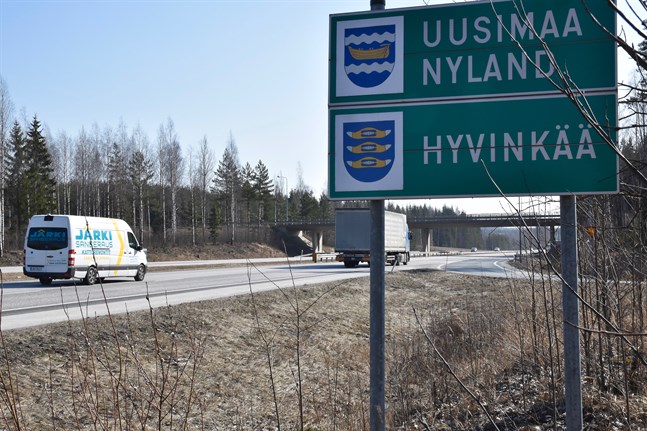 Vid niotiden på fredagskvällen var det ännu öppet om isoleringen av Nyland skulle hinna träda i kraft natten till lördag.