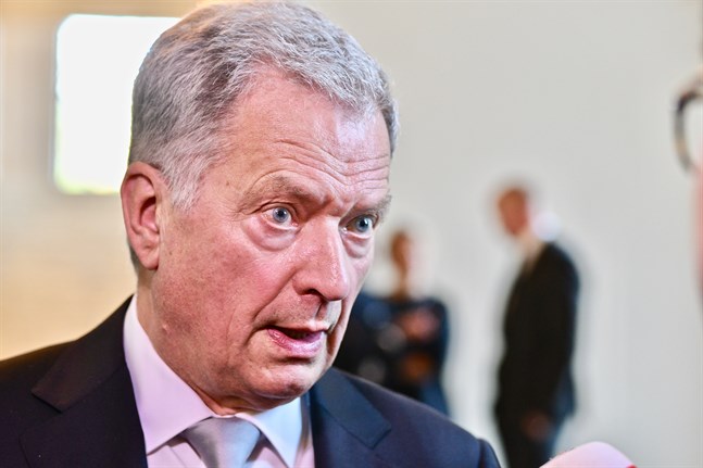 President Sauli Niinistö vill grunda en krisgrupp för att effektivera beslutsgången kring coronakrisen.