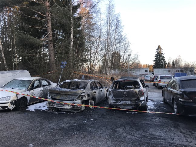 Så här såg det ut efter den senare branden på Fasanstigen söndagen den 29 mars.
