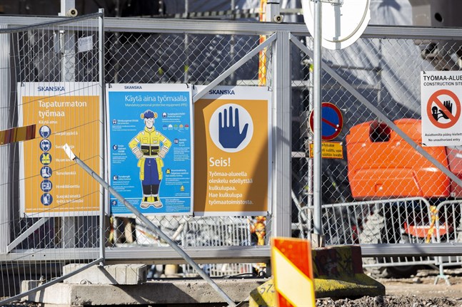 Tanken är att renoveringen av Olympiastadion ska vara klar i augusti.