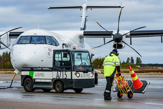 Res om du måste och följ i så fall reglerna. Men undvik onödiga utlandsresor i sommar. Det säger Silvia Grönroos-Pada, infektionsläkare vid Vasa centralsjukhus.