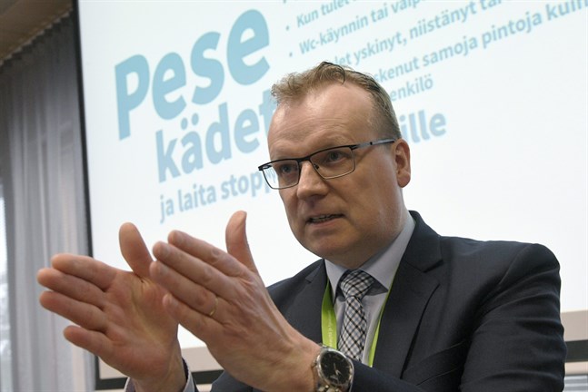 THL:s generaldirektör Markku Tervahauta vill satsa på den sydkoreanska strategin för att bromsa coronaepidemin.