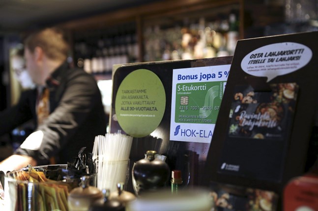 Andelslaget HOK-Elanto har meddelat sina hyresvärdar att bolaget inte tänker betala någon hyra för sina restauranglokaler från och med fjärde april.