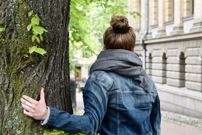 Många unga känner sig otrygga i sina hem under coronavåren.