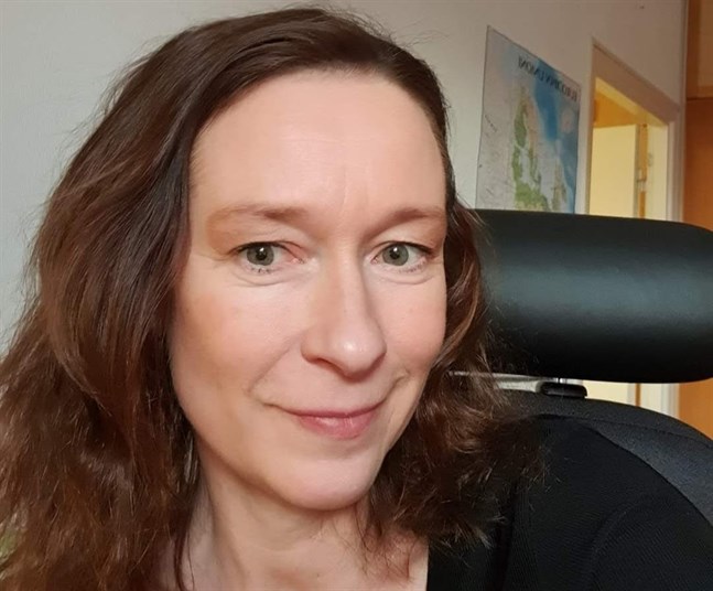 Kristel Nybondas är vd för Landsbygdens Arbetsgivareförbund. Hon säger att det är viktigt att i alla skede upplysa utländska arbetstagare om att inte betala något till mellanhänder. Och arbetsgivare ska vara på sin vakt.