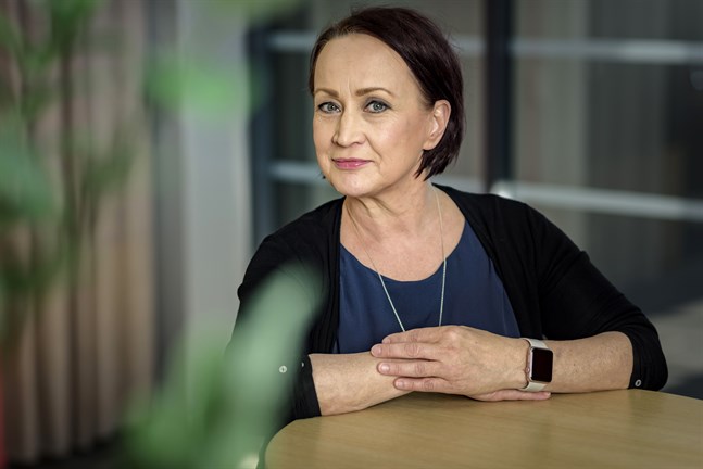 Pirjo Dabnell är orolig över personalens ork men gläds åt förstavårdens resultat.