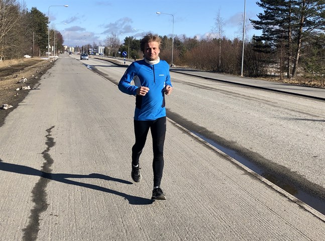 Ett normalt år springer Jan Lågland cirka 4000 kilometer. Nu har han lättat på träningsantalet eftersom det finns inga säkra tävlingar inprickade i kalendern.