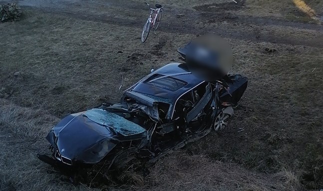 Tre personer skadades allvarligt i bilolyckan i Vörå.