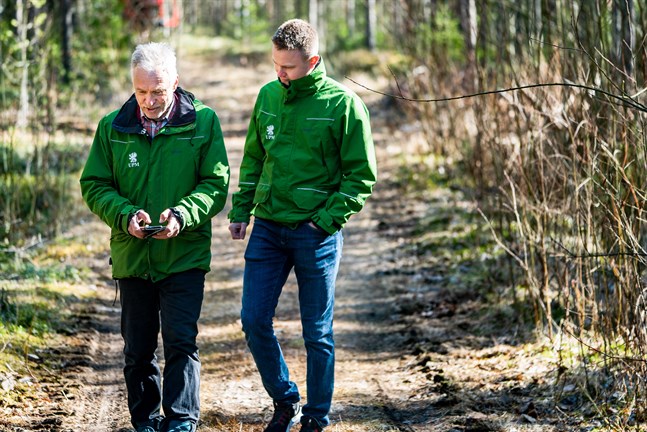Nya krafter tar över virkesuppköpen. Henrik Ena går i pension och Roger Jansson tar över.
