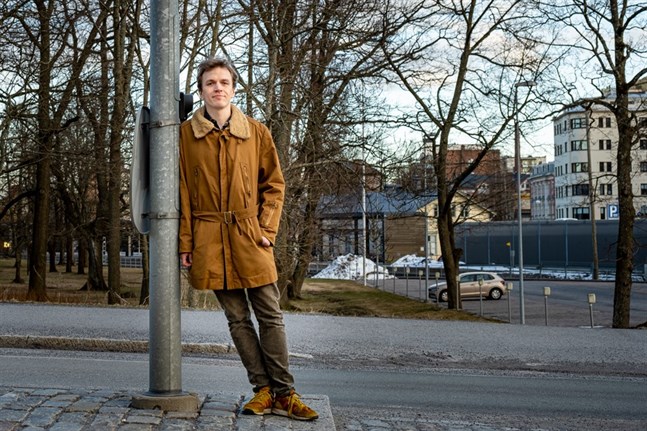Den österbottniska komikern Alfred Backa kan du se på Ritz i helgen.