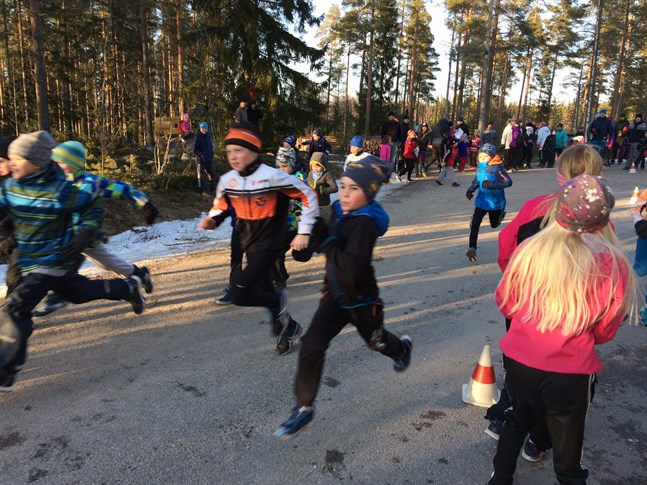 Det blir inga traditionella masstarter i årets terrängcup men den som vill röra på sig kan ändå delta i tävlingen.