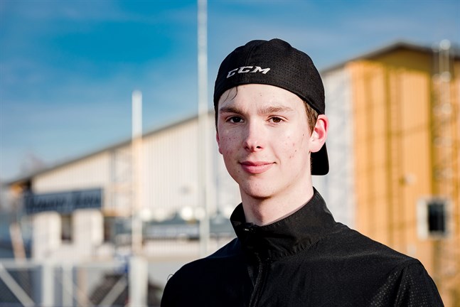 Joel Blomqvist gjorde sin första ligamatchen för säsongen på lördagen. Resultatet var mer än skapligt. Kärpätmålvakten nollade HPK.