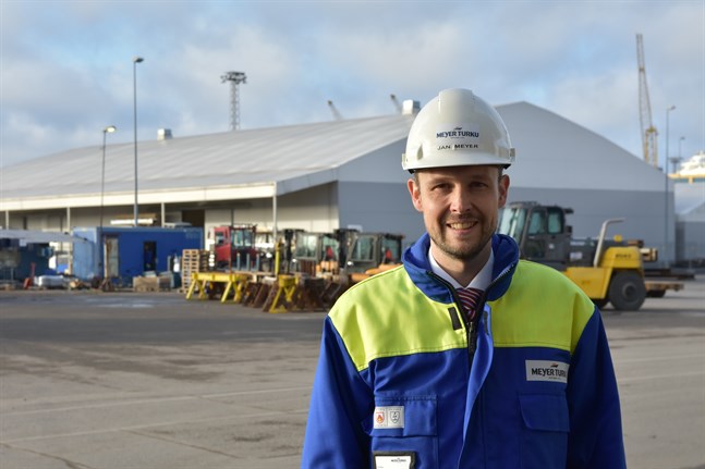 Jan Meyer, vd för Åbovarvet Meyer Turku, säger att coronakrisen tvingar varvet att sprida ut orderstocken på flera år. Arkivbild.