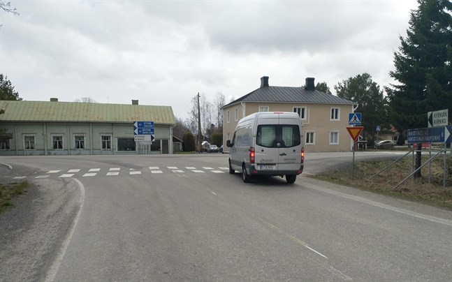Nu uttrycks önskemål om en gång- och cykelbana även på det här avsnittet av Lappfjärdsvägen, mellan Nybrovägens korsning och Södra Lappfjärdsvägen.