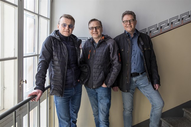 Tomas Fant, Svante Betlehem och Patrick Ragnäs hoppas att morsdagsdansen ska locka tittare i alla åldrar.