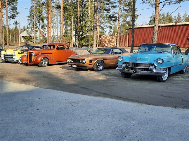 Föreningen American Car Drivers Kokkolas medlemmars bilar.
