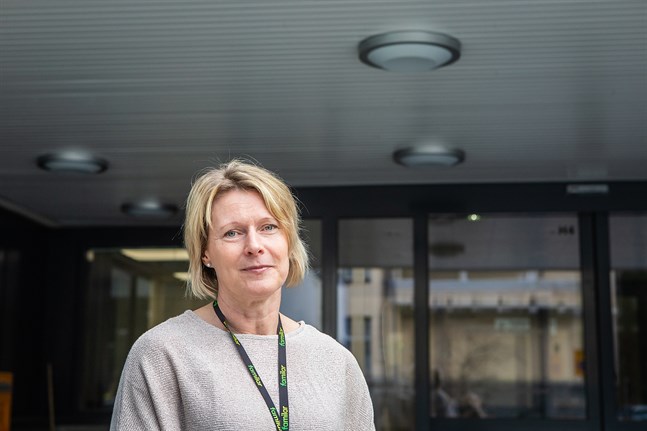 Eva Nordström, socialarbetare och teamnledare på Social- och hälsovårdsverket i Jakobstad, ser hur undantagstillståndet allt mer tär på många familjers krafter.