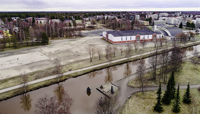 Det bolag som ska utveckla Idrottsparken i Karleby behandlas i stadsstyrelsens sektion.