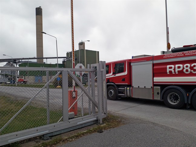 Det var utryckning till Metsä Boards fabrik i Kaskö på fredag eftermiddag efter att en transportör fattat eld.