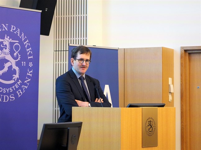 Arbetslivsprofessor Vesa Vihriälä varnar för långtgående ekonomiska följder av coronakrisen.