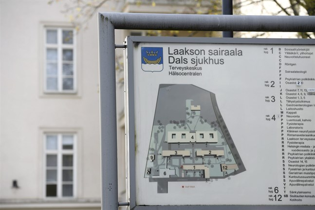 Dozens of staff at one of the main Helsinki hospitals treating coronavirus patients have themselves tested positive for the virus.