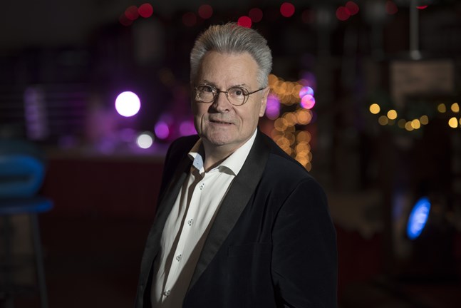 När coronaviruset först kom till Sverige hörde sångaren Towe Widerberg till dem som hade oturen att drabbas.