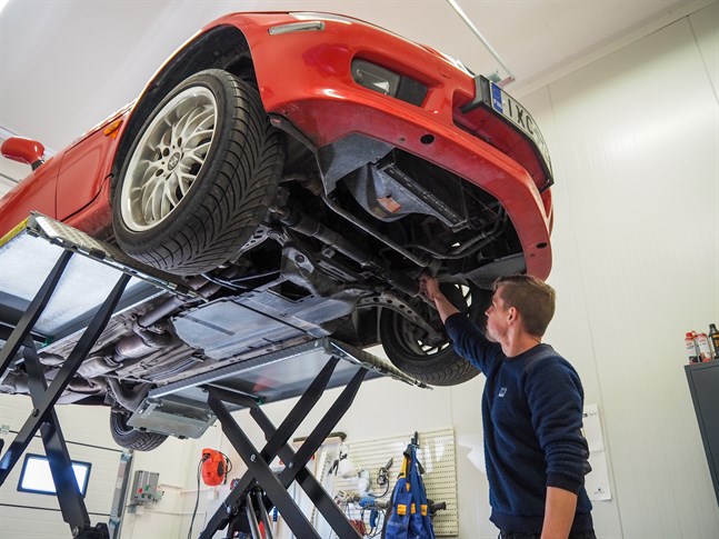 Fredrik Forsén i nystartade Jeppis Garage.