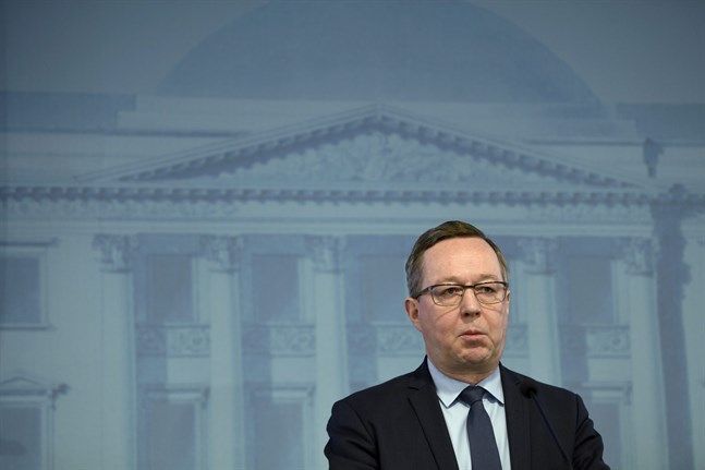 Näringsminister Mika Lintilä (C) presenterade regeringens nya företagsstöd på torsdag morgon.